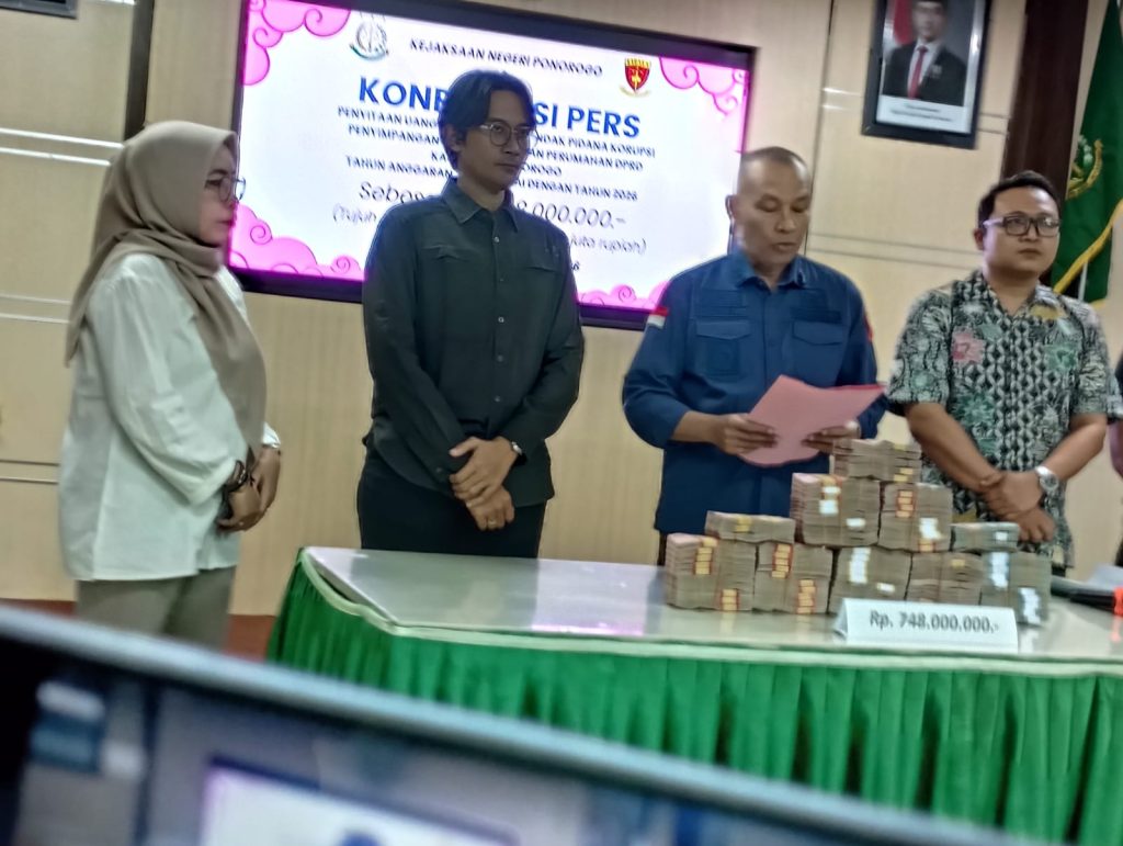 petugas Kejaksaan Ponorogo